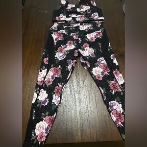 Torrid sports bra/ Legging set. Size 2